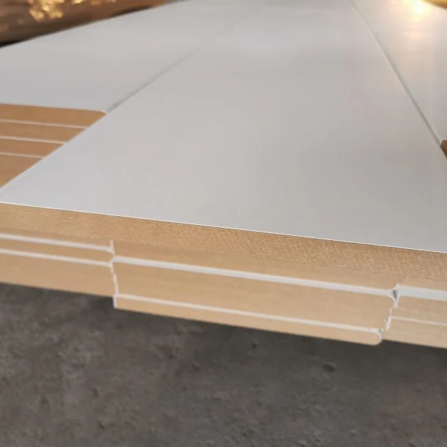 Battiscopa per modanature in MDF multiuso
