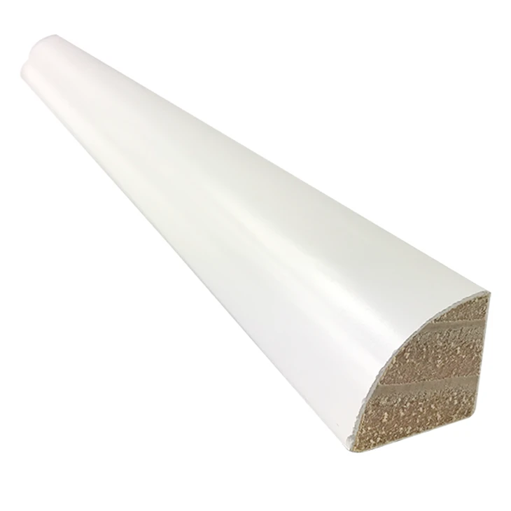 Scarpa per piccole modanature o quarto tondo in legno con primer bianco ad alte prestazioni per battiscopa