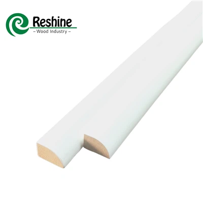Conveniente scarpa per modanature piccole in legno con primer bianco o quarto tondo per battiscopa