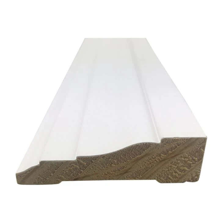 Involucro della porta in legno innescato