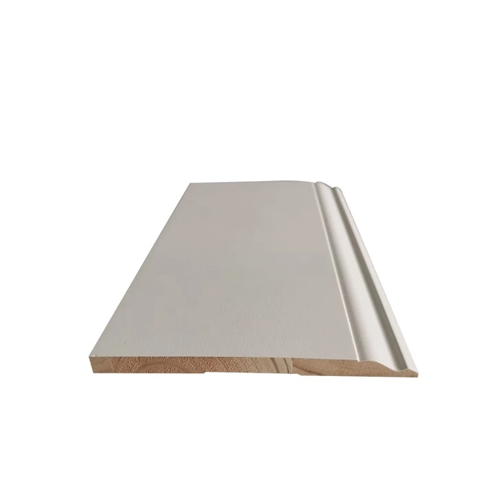 Modanature per battiscopa in legno con giunto a dita