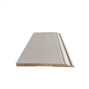 Modanature per battiscopa in legno con giunto a dita