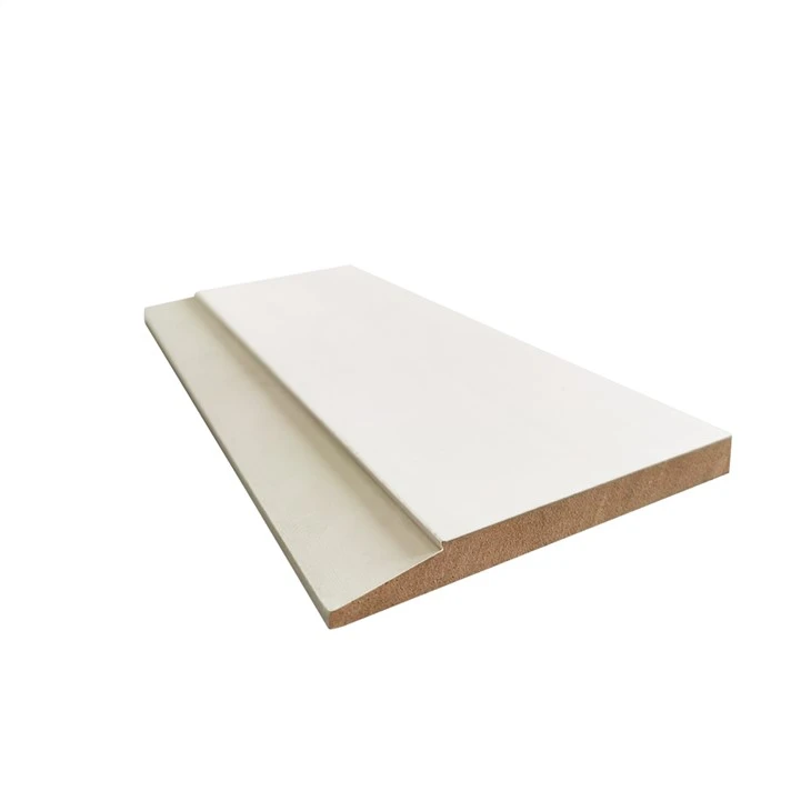 Modanatura decorativa in MDF per interni con primer bianco