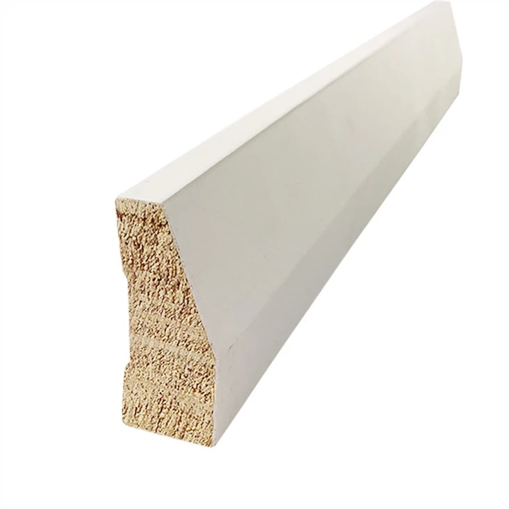 Modanatura per giunti a dita con primer bianco per battiscopa in legno